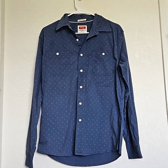 Wrangler Other - Wrangler long sleeve button down collared shirt M